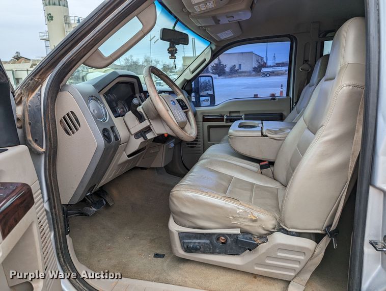 image for item LF9643 2008 Ford F250 Super Duty  Crew Cab pickup truck