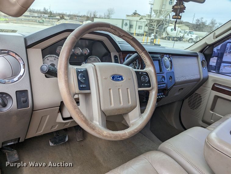 image for item LF9643 2008 Ford F250 Super Duty  Crew Cab pickup truck