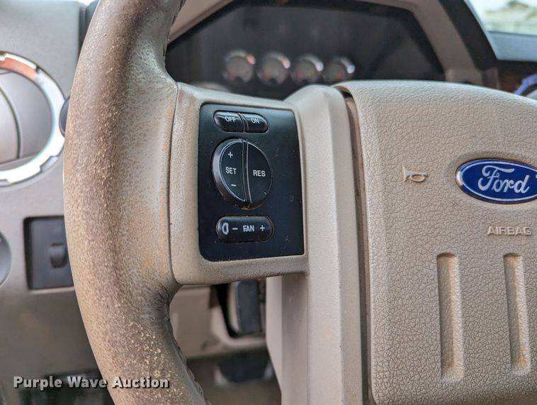 image for item LF9643 2008 Ford F250 Super Duty  Crew Cab pickup truck