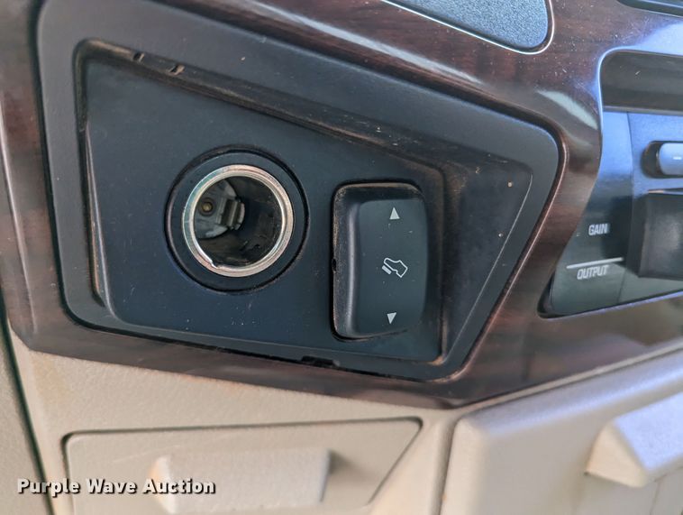 image for item LF9643 2008 Ford F250 Super Duty  Crew Cab pickup truck