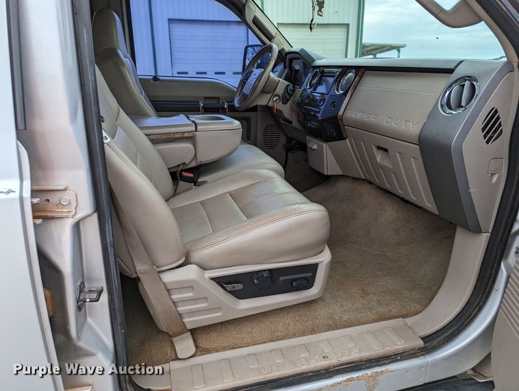 image for item LF9643 2008 Ford F250 Super Duty  Crew Cab pickup truck