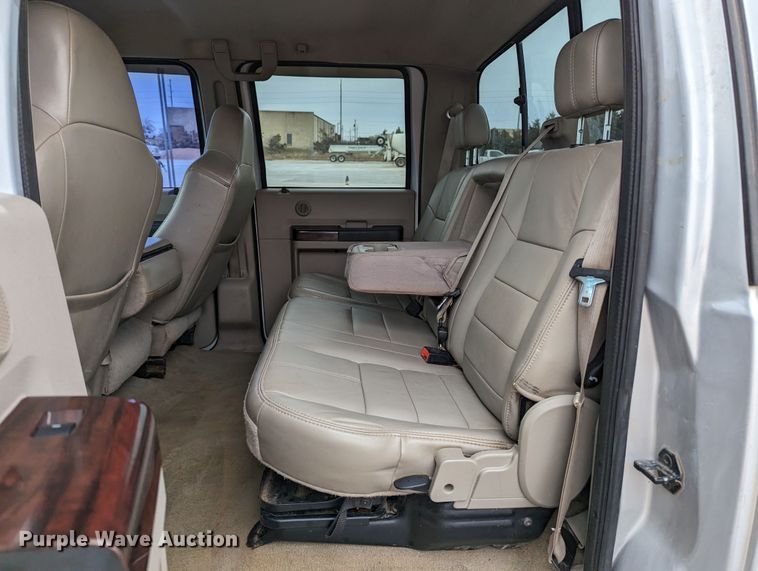 image for item LF9643 2008 Ford F250 Super Duty  Crew Cab pickup truck