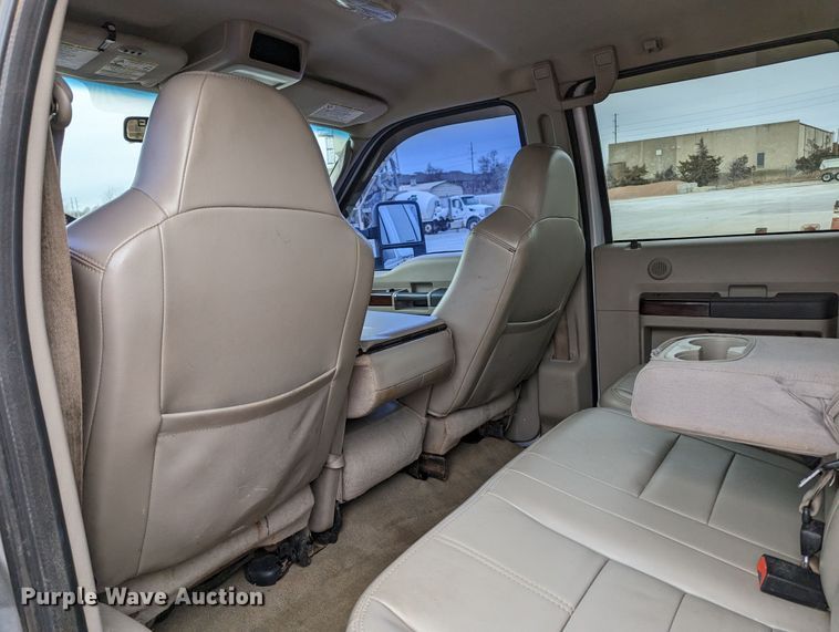 image for item LF9643 2008 Ford F250 Super Duty  Crew Cab pickup truck