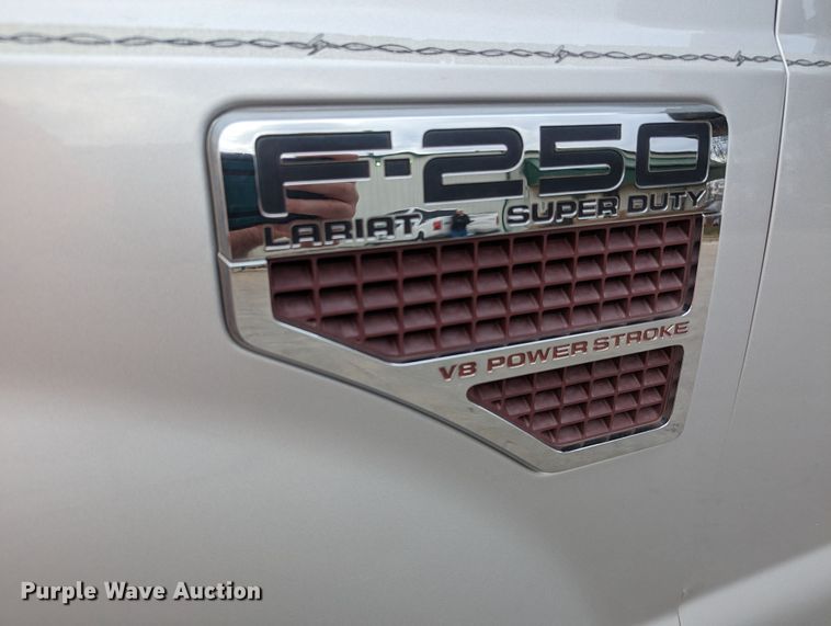 image for item LF9643 2008 Ford F250 Super Duty  Crew Cab pickup truck