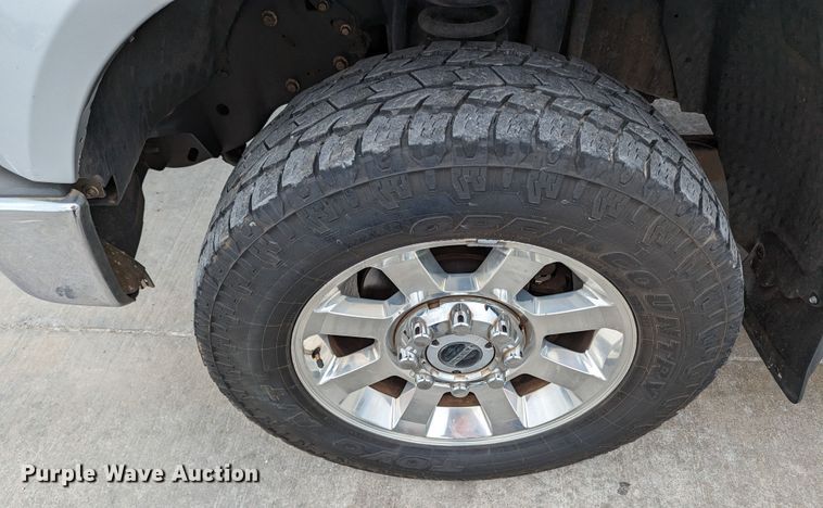 image for item LF9643 2008 Ford F250 Super Duty  Crew Cab pickup truck