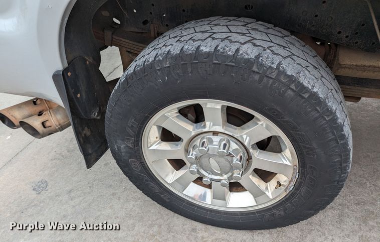 image for item LF9643 2008 Ford F250 Super Duty  Crew Cab pickup truck