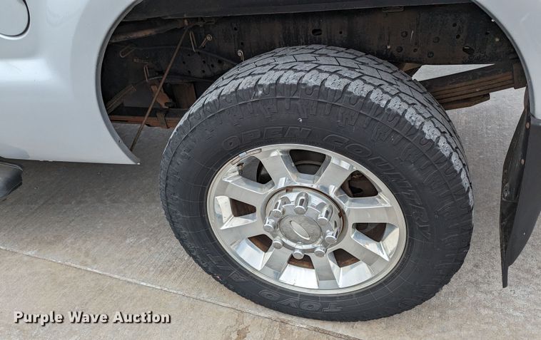 image for item LF9643 2008 Ford F250 Super Duty  Crew Cab pickup truck