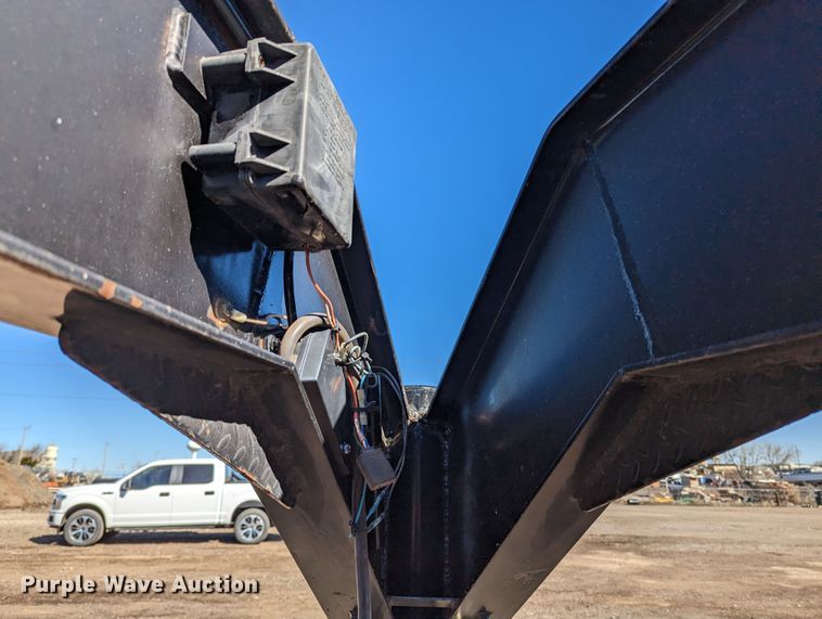 image for item LF9652 2012 Maxey GN20K  equipment trailer