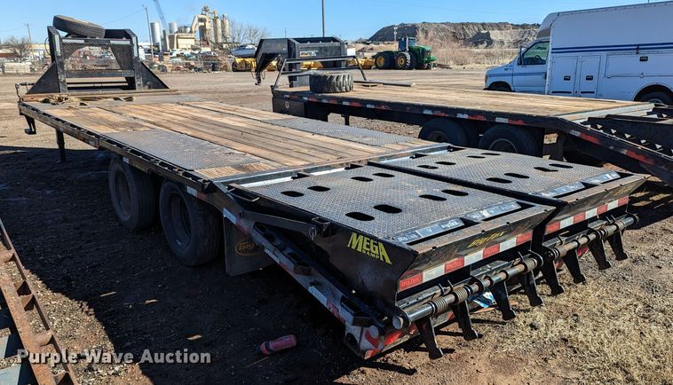 image for item LF9654 2018 Bigtex 22GN-20BK+5MR  equipment trailer