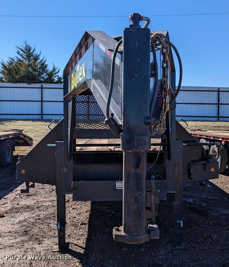 image for item LF9654 2018 Bigtex 22GN-20BK+5MR  equipment trailer
