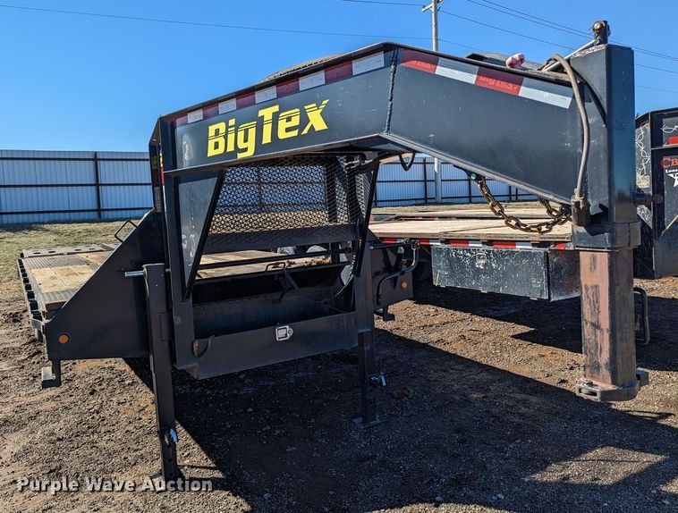image for item LF9654 2018 Bigtex 22GN-20BK+5MR  equipment trailer