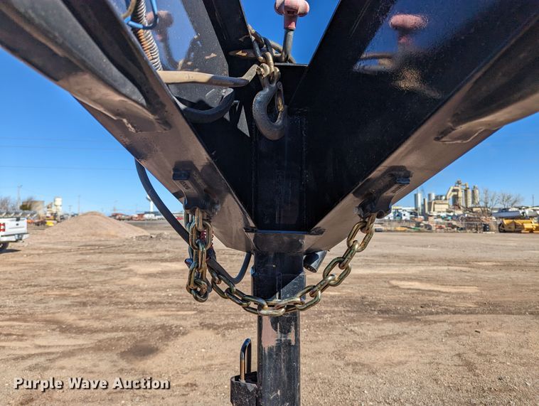 image for item LF9654 2018 Bigtex 22GN-20BK+5MR  equipment trailer