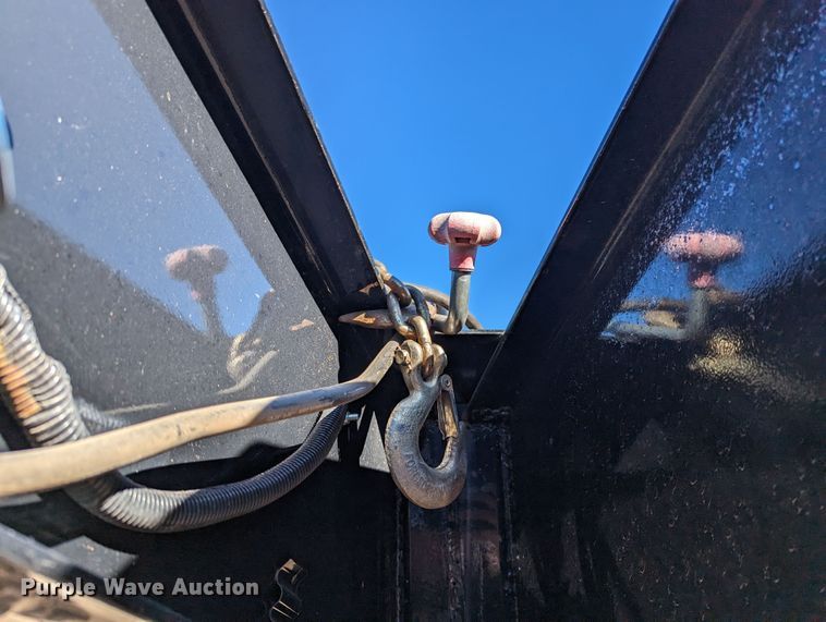 image for item LF9654 2018 Bigtex 22GN-20BK+5MR  equipment trailer