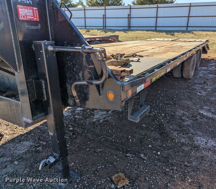 image for item LF9654 2018 Bigtex 22GN-20BK+5MR  equipment trailer