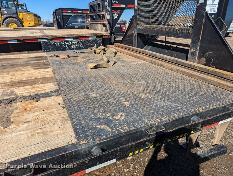 image for item LF9654 2018 Bigtex 22GN-20BK+5MR  equipment trailer