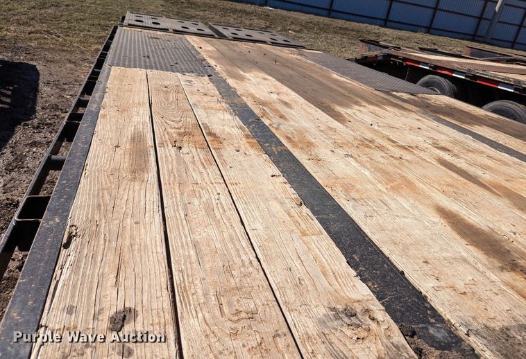 image for item LF9654 2018 Bigtex 22GN-20BK+5MR  equipment trailer