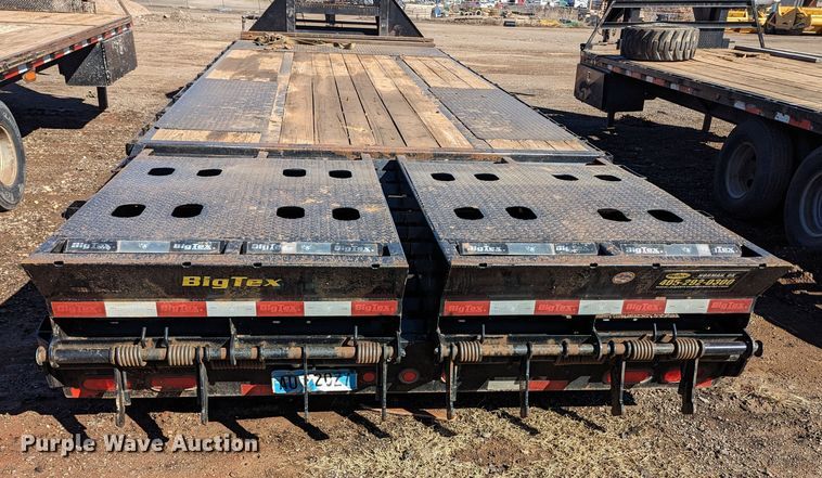 image for item LF9654 2018 Bigtex 22GN-20BK+5MR  equipment trailer