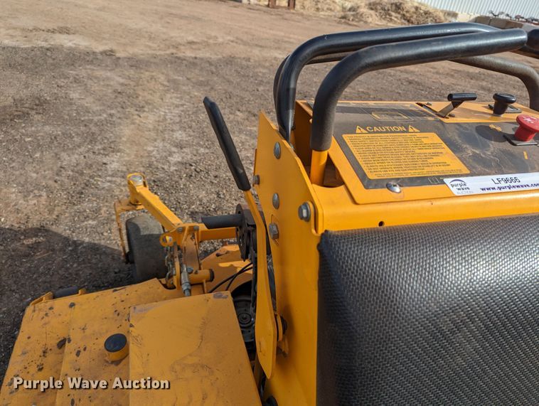 image for item LF9666 2015 Wright Stander  ZTR lawn mower