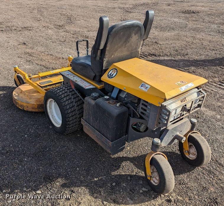 image for item LF9667 Walker B27i  ZTR lawn mower