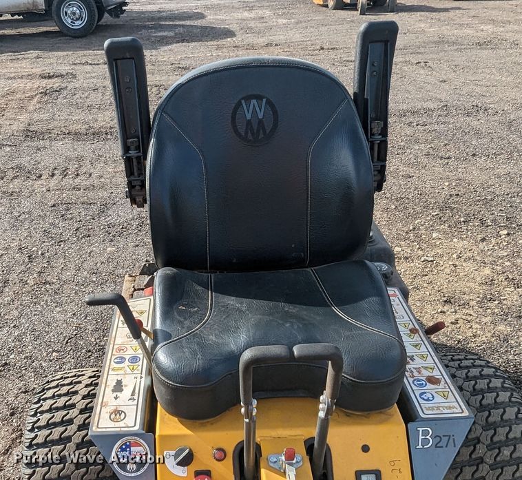 image for item LF9667 Walker B27i  ZTR lawn mower