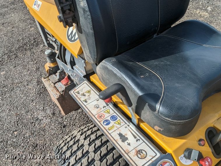 image for item LF9667 Walker B27i  ZTR lawn mower