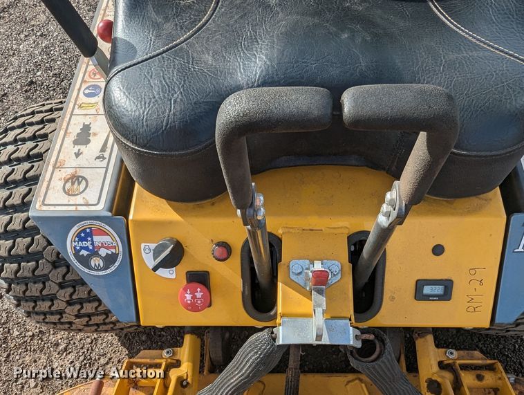 image for item LF9667 Walker B27i  ZTR lawn mower