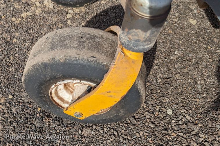 image for item LF9667 Walker B27i  ZTR lawn mower