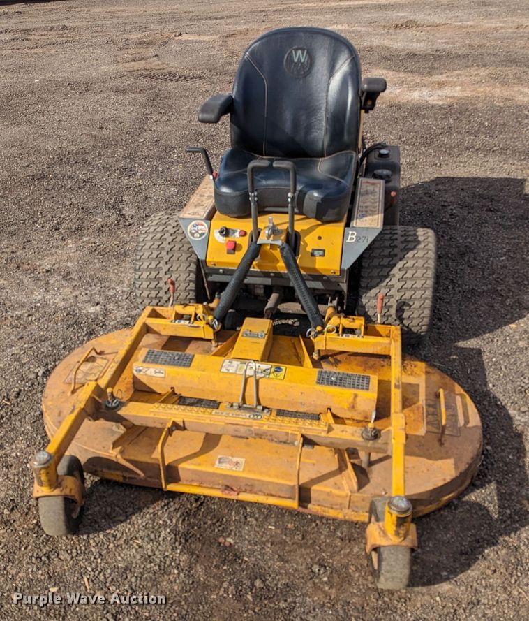 image for item LF9668 Walker B27i  ZTR lawn mower