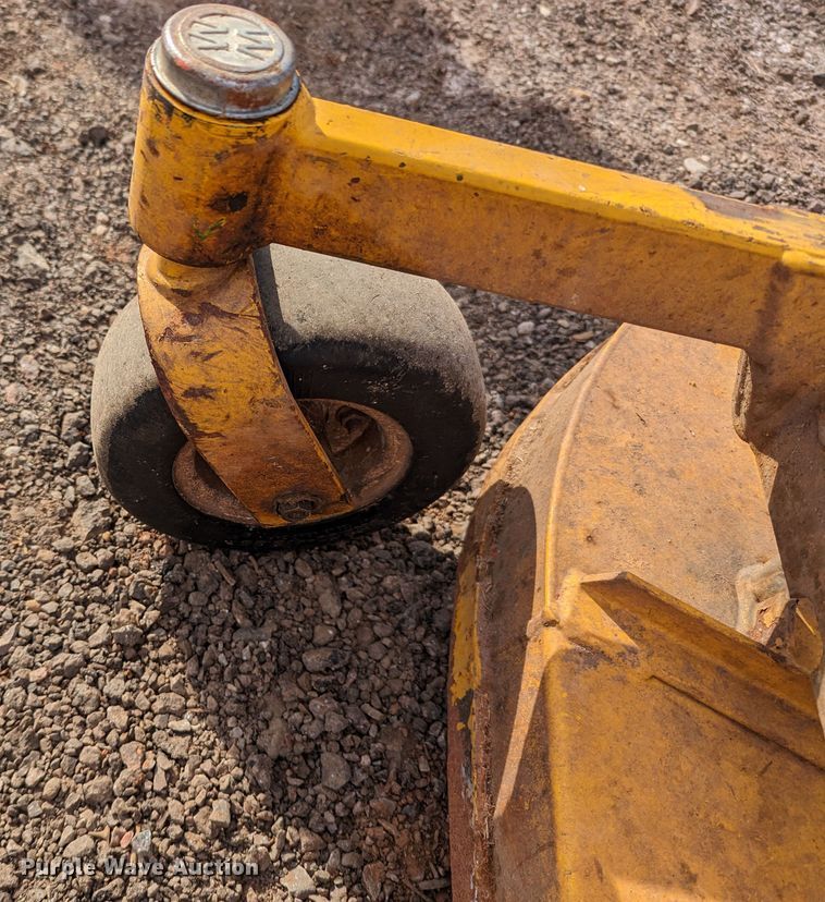 image for item LF9668 Walker B27i  ZTR lawn mower