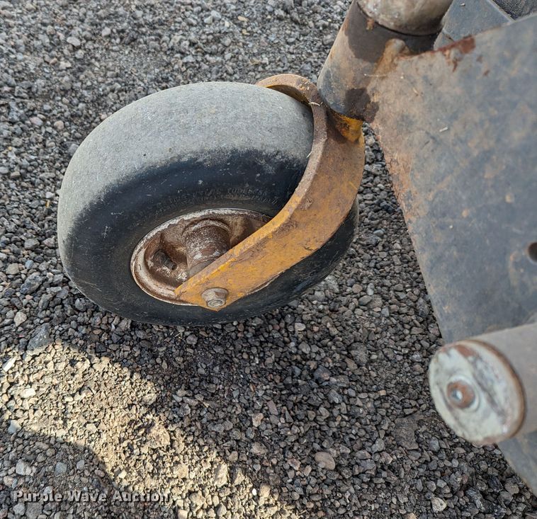 image for item LF9668 Walker B27i  ZTR lawn mower