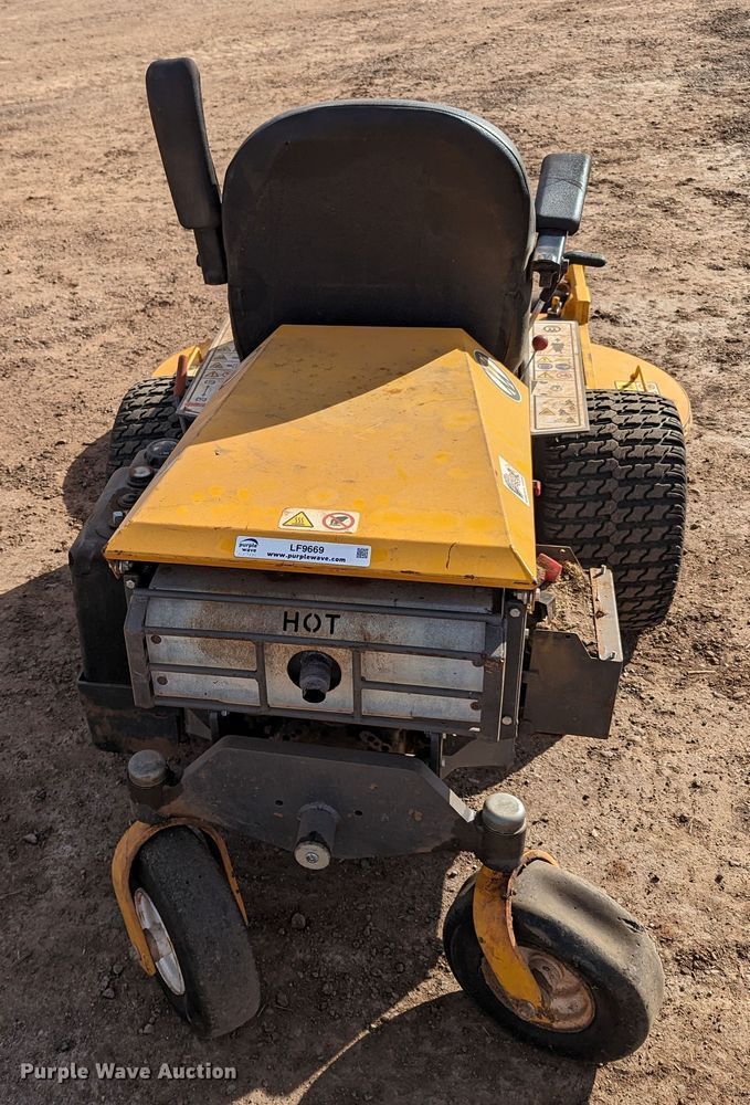 image for item LF9669 Walker B27i  ZTR lawn mower