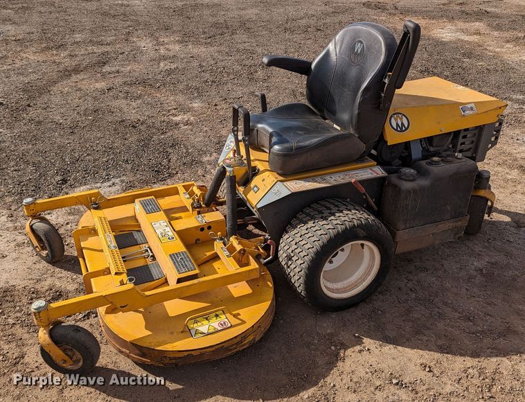 image for item LF9669 Walker B27i  ZTR lawn mower