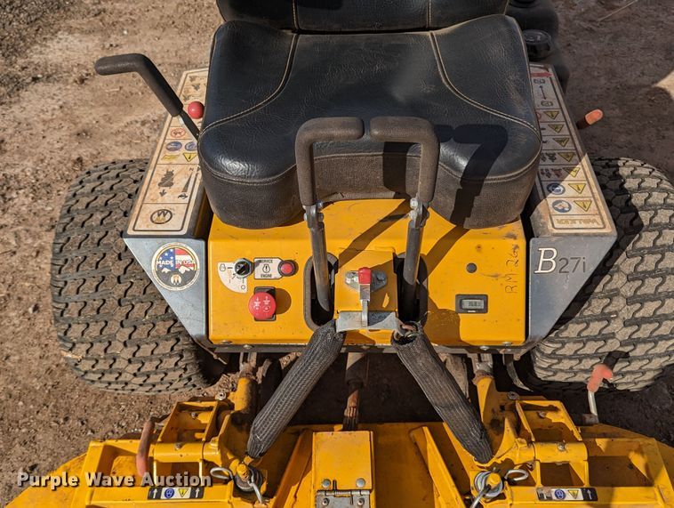 image for item LF9669 Walker B27i  ZTR lawn mower