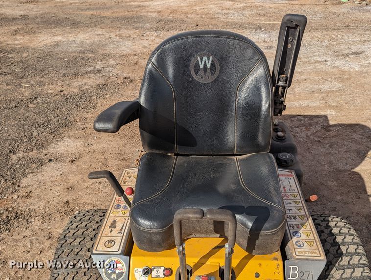 image for item LF9669 Walker B27i  ZTR lawn mower