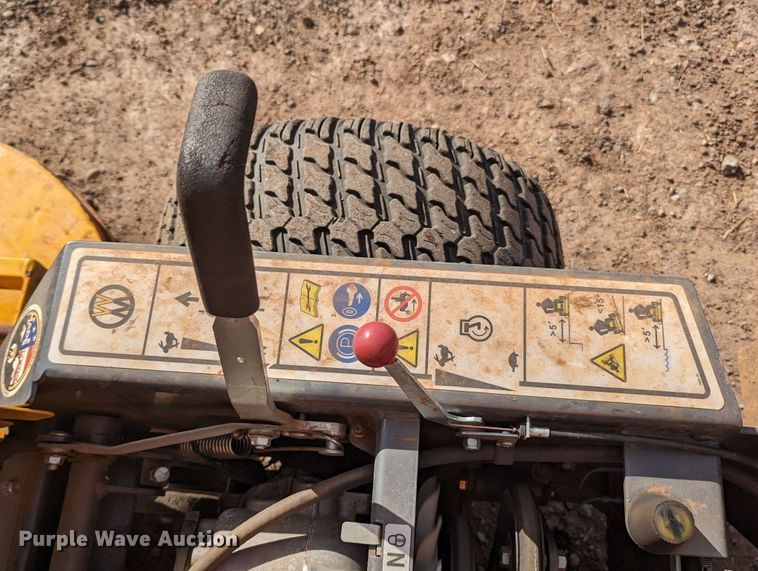 image for item LF9669 Walker B27i  ZTR lawn mower