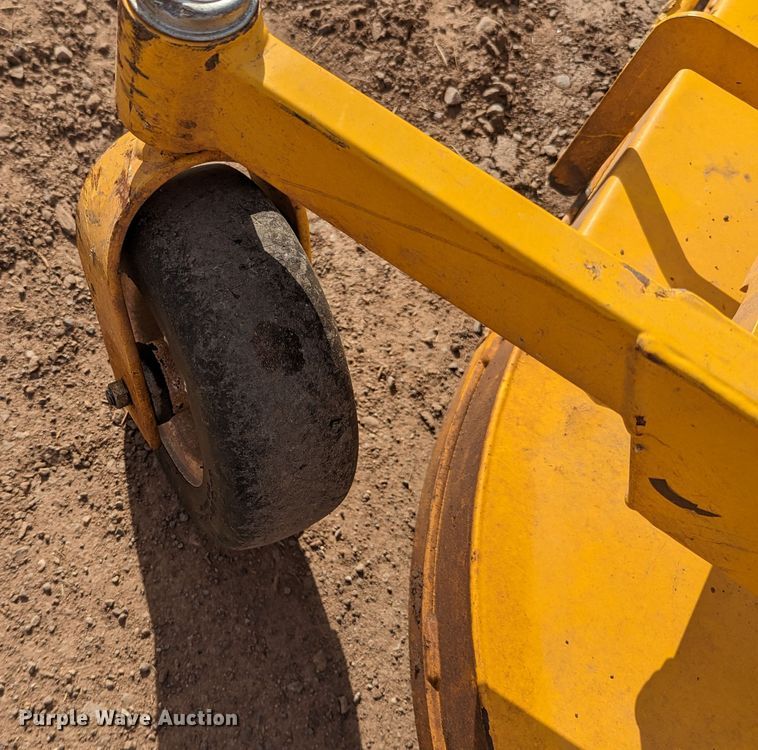 image for item LF9669 Walker B27i  ZTR lawn mower