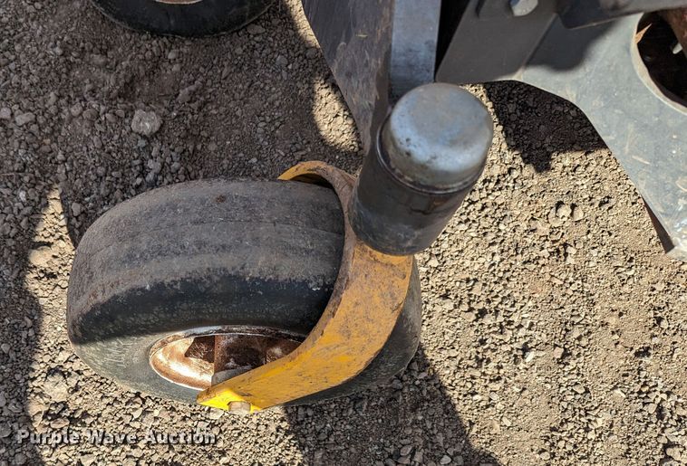 image for item LF9670 Walker B27i  ZTR lawn mower