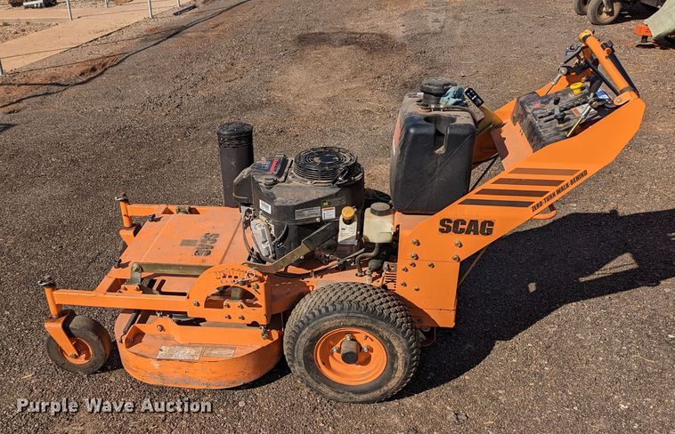 image for item LF9672 (2) pieces of lawn equipment