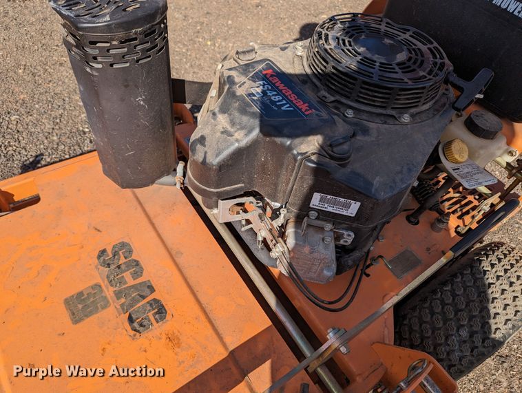 image for item LF9672 (2) pieces of lawn equipment