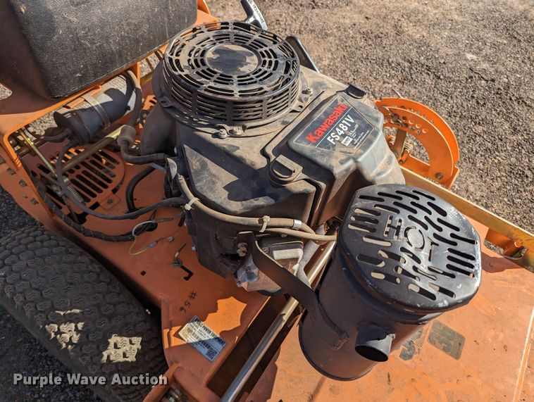 image for item LF9672 (2) pieces of lawn equipment