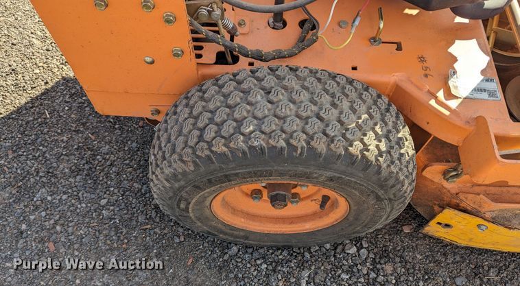 image for item LF9672 (2) pieces of lawn equipment