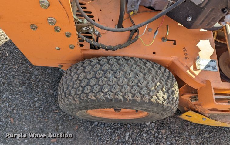 image for item LF9672 (2) pieces of lawn equipment