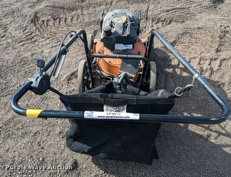 image for item LF9672 (2) pieces of lawn equipment