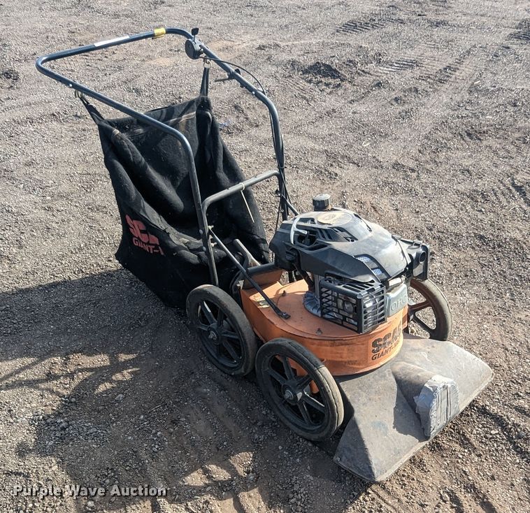 image for item LF9672 (2) pieces of lawn equipment