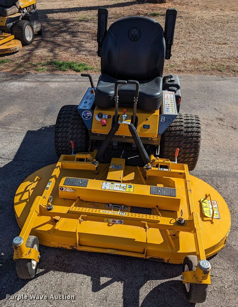 image for item LF9673 Walker B27i  ZTR lawn mower