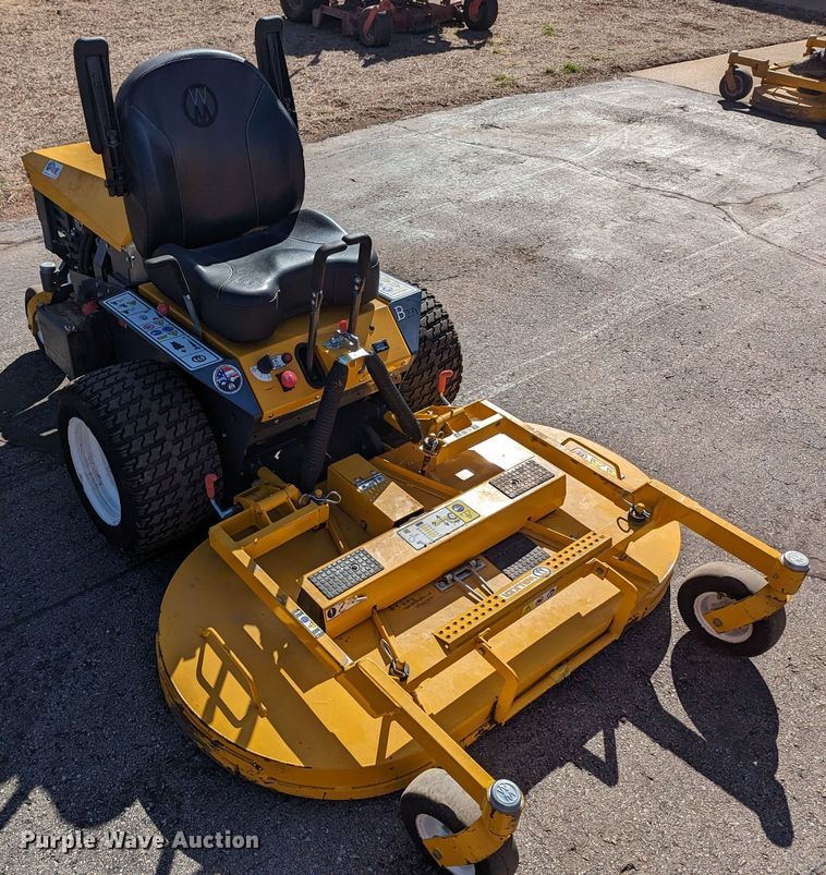 image for item LF9673 Walker B27i  ZTR lawn mower