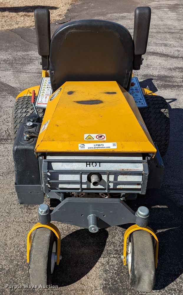 image for item LF9673 Walker B27i  ZTR lawn mower