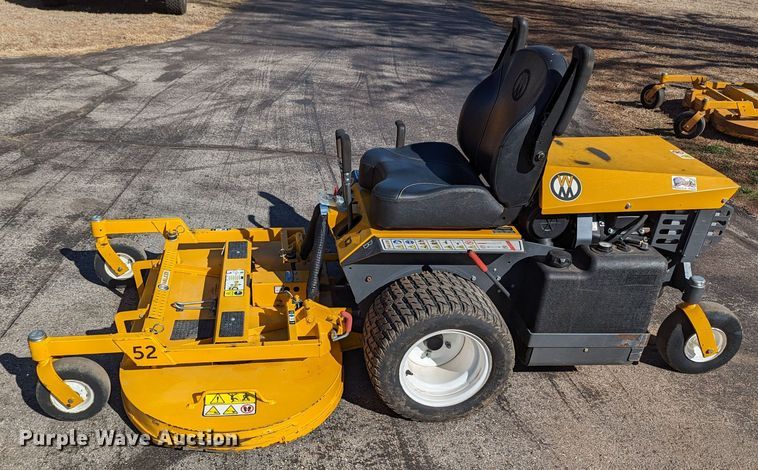 image for item LF9673 Walker B27i  ZTR lawn mower