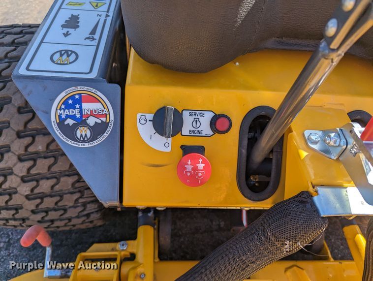 image for item LF9673 Walker B27i  ZTR lawn mower