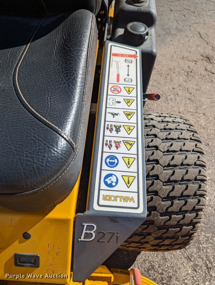 image for item LF9673 Walker B27i  ZTR lawn mower